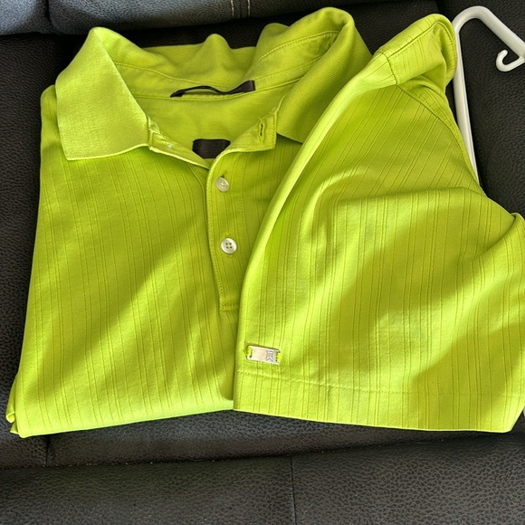 Excellent condition tiger woods golf tee - Picture 2 of 3